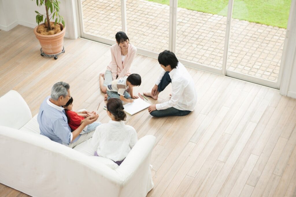 家族の団らんシーン