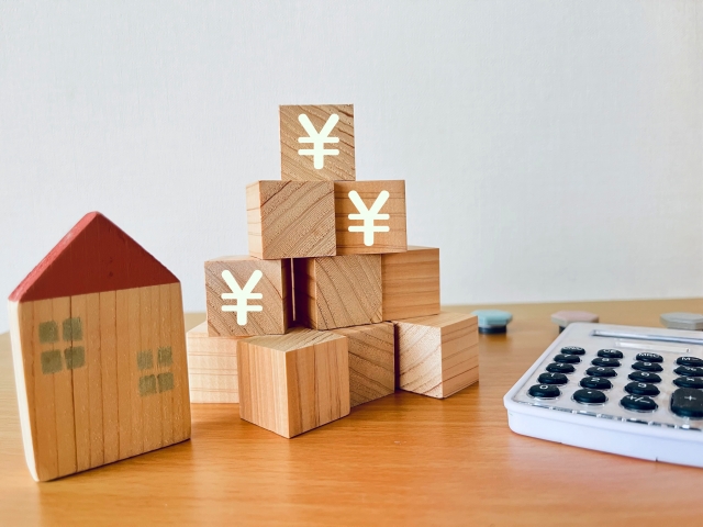 積み木と家と円マーク