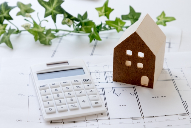 図面と家と電卓